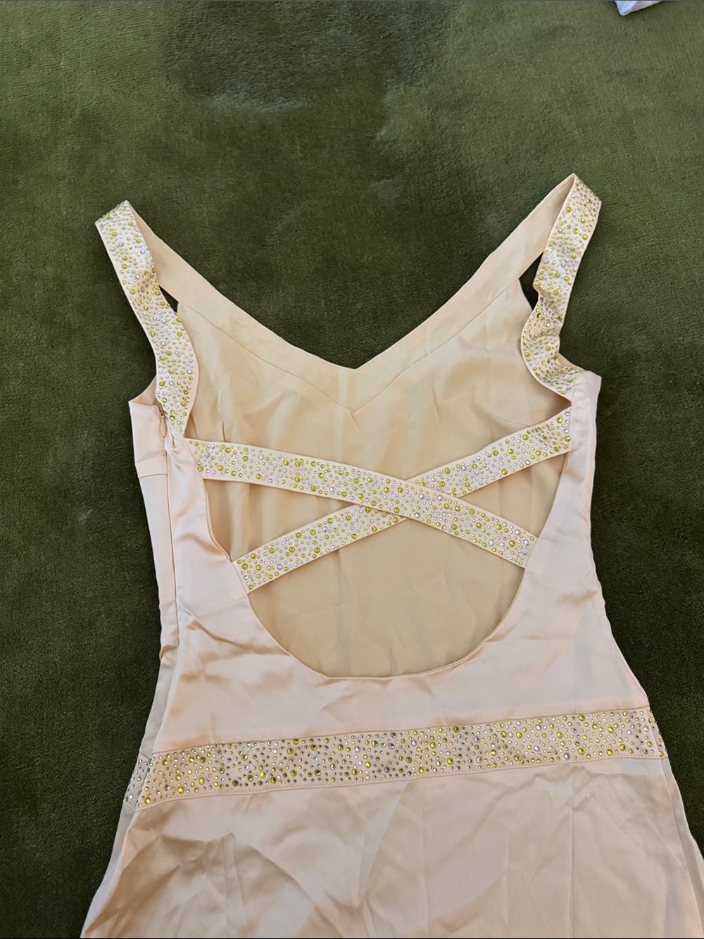 Sabrina carpenter yellow rhinestone dress - Picture 4 of 5
